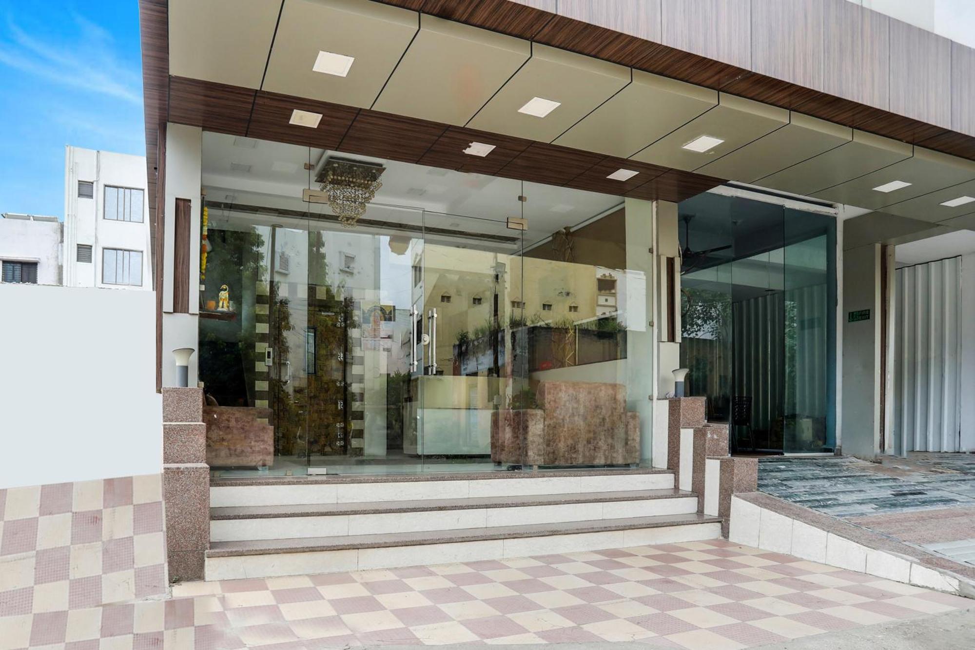 Super Hotel O Palkhi Road Near Sai Baba Temple Formerly Netra Sai 쉬르디 외부 사진